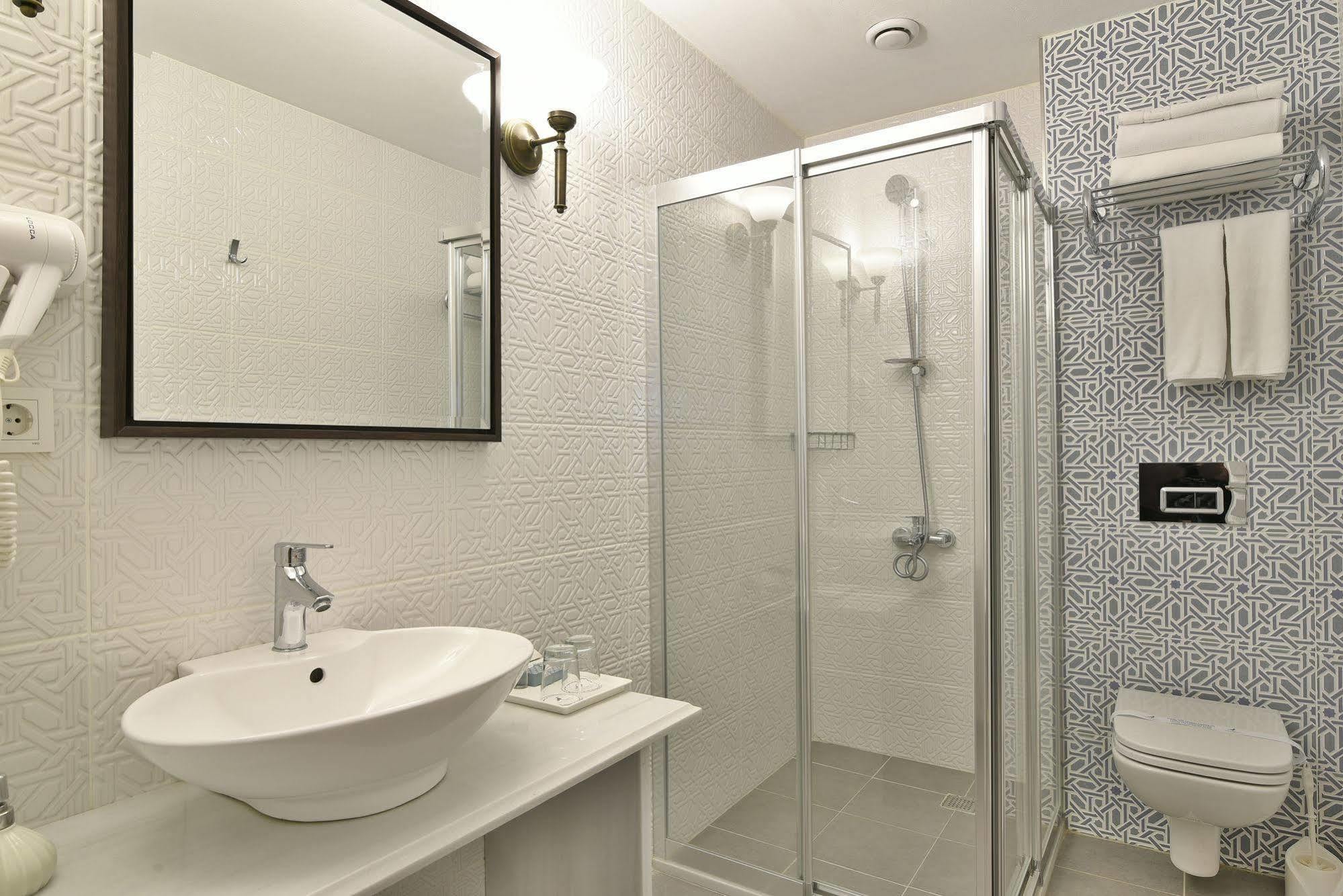 Life Otel