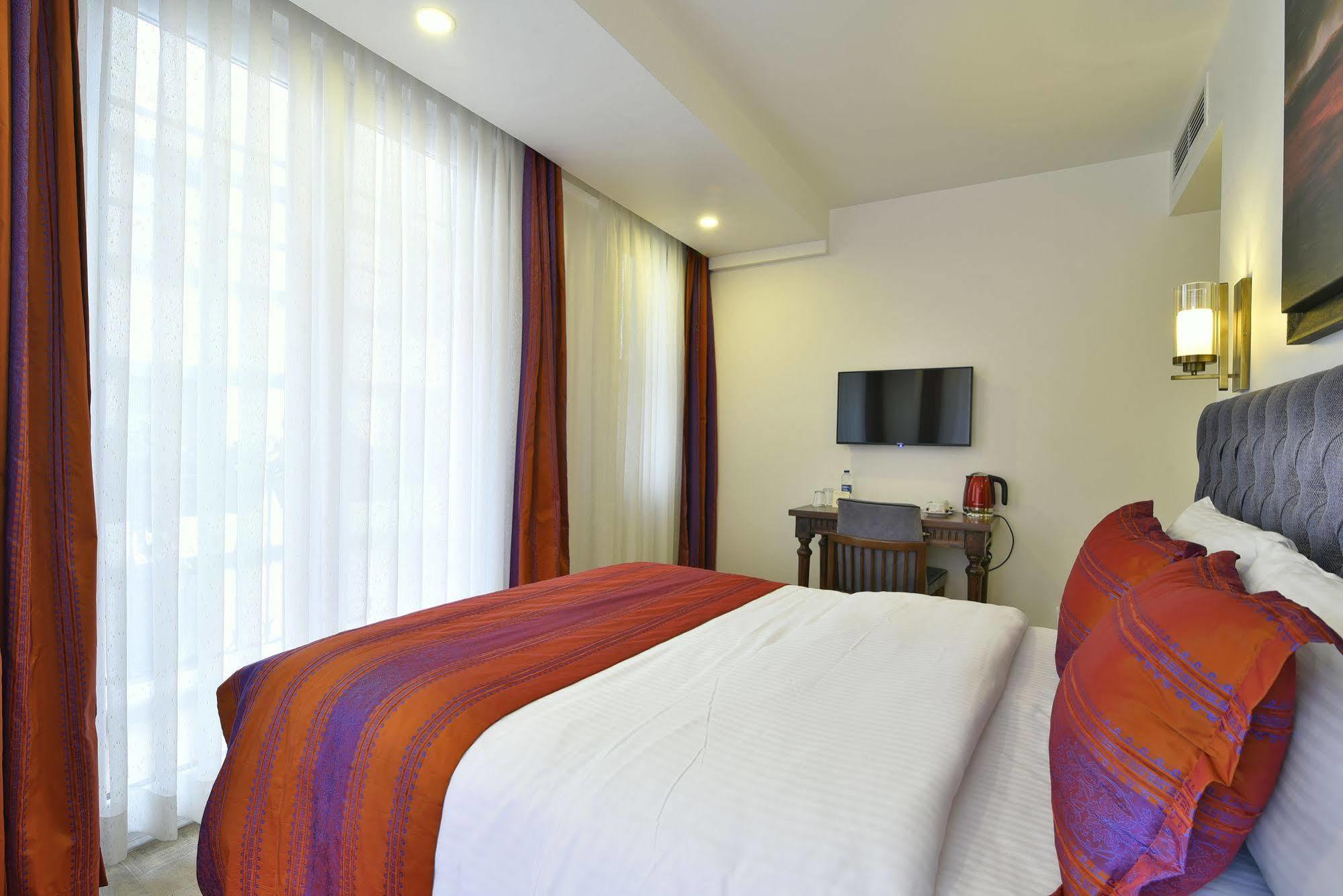 Otel Life 4*